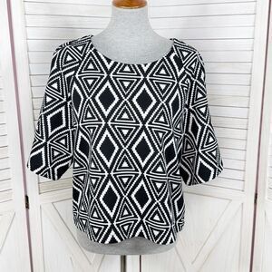 Bobeau Geometric Triangle Top Shirt Black White Medium